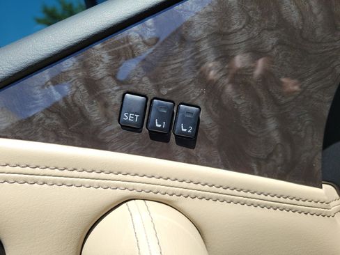 Certified 2023 Nissan Armada Platinum w/ Captain's Chairs Package AWD/4WD image 18