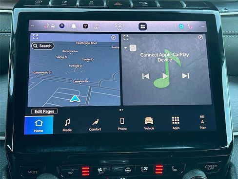 Used 2024 Jeep Grand Cherokee L Limited w/ Luxury Tech Group II image 16