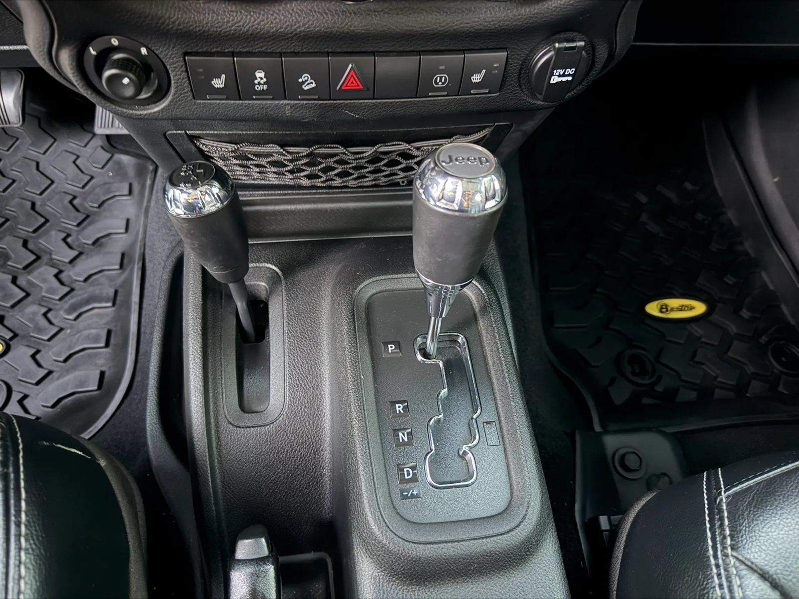 Used 2014 Jeep Wrangler Unlimited Sahara w/ Connectivity Group AWD/4WD image 24