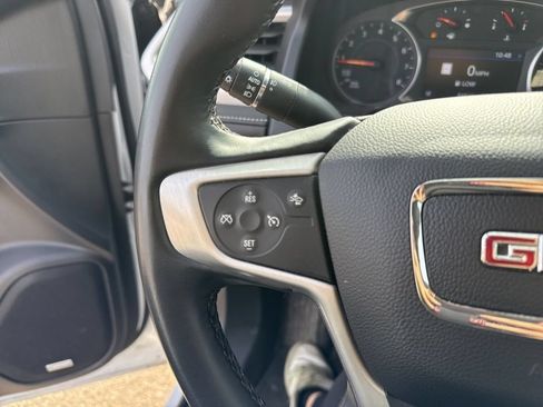 Used 2023 GMC Acadia SLT AWD/4WD image 39