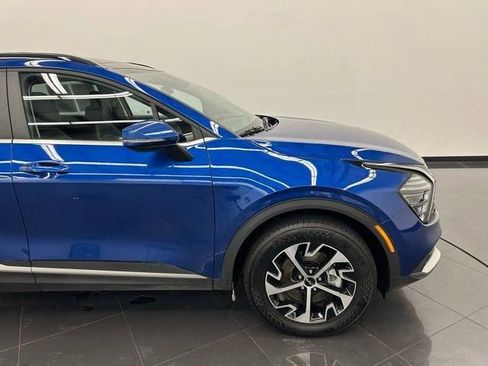 Used 2025 Kia Sportage EX w/ Premium Package image 17