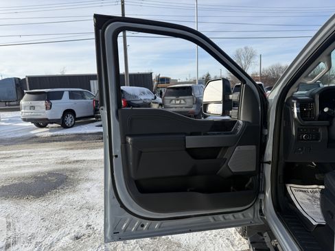 Used 2024 Ford F250 Lariat w/ Black Appearance Package image 13