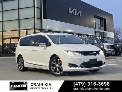 Used 2020 Chrysler Pacifica Limited w/ Tire & Wheel Group