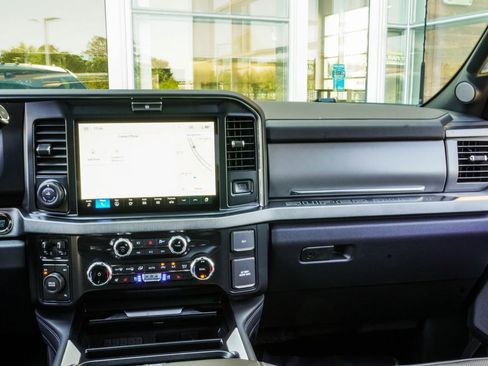 Used 2025 Ford F450 Platinum AWD/4WD image 18