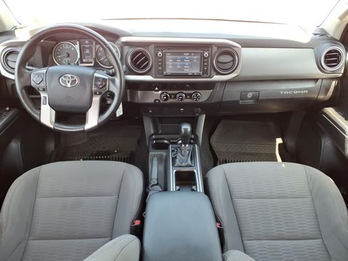 Used 2017 Toyota Tacoma SR5 w/ Tow Package RWD image 10