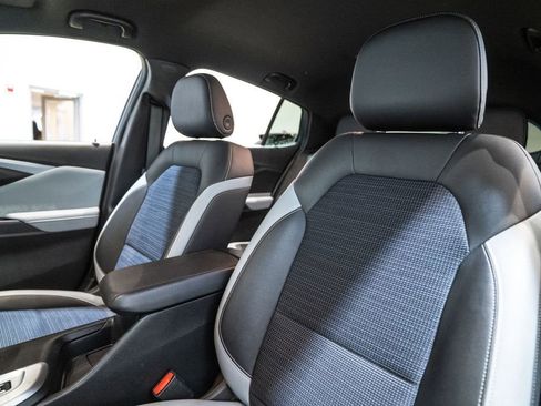 Used 2024 Buick Envista Preferred w/ Convenience II Package image 6