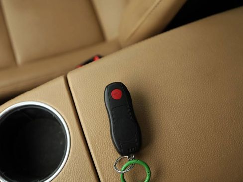 Used 2013 Porsche Panamera 4 Platinum Edition image 61