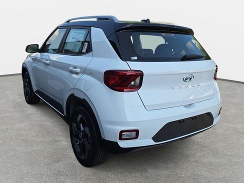 New 2026 Hyundai Venue SEL FWD image 7