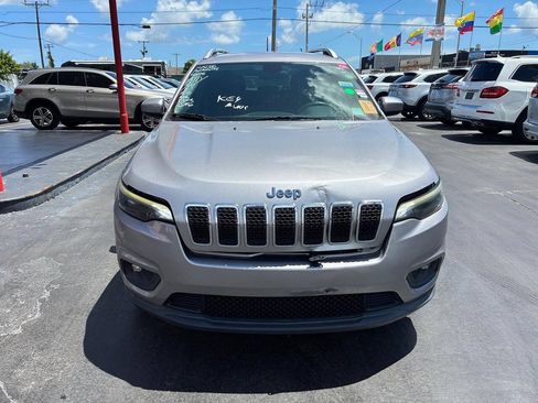 Used 2019 Jeep Cherokee Latitude w/ Popular Appearance Group FWD image 1
