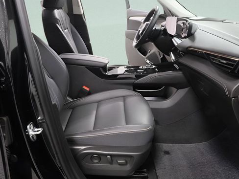 Used 2024 Buick Envision Avenir image 36