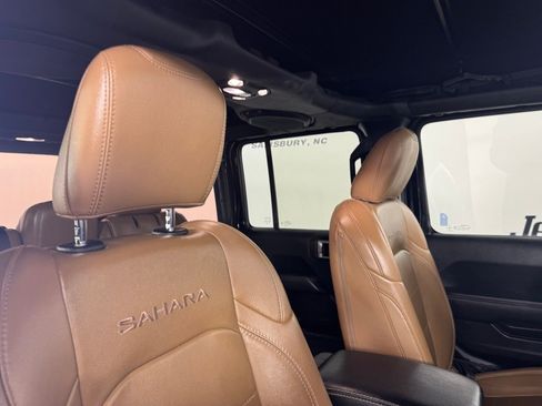 Used 2020 Jeep Wrangler Unlimited Sahara image 30