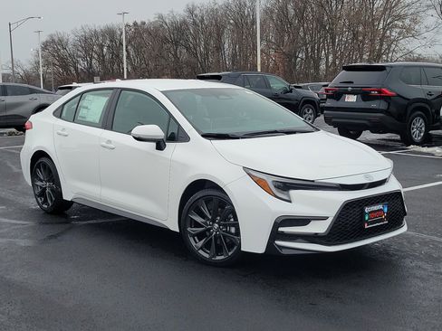 New 2026 Toyota Corolla SE image 2