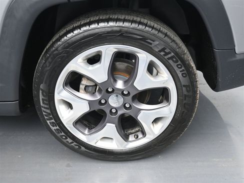 Used 2020 Jeep Compass Limited image 19