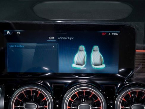 New 2026 Mercedes-Benz GLB 250 4MATIC image 16