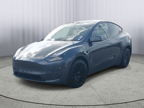 Used 2023 Tesla Model Y Long Range image 1