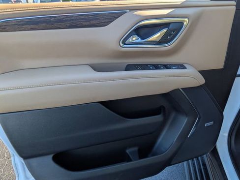 Used 2023 Chevrolet Tahoe Premier w/ Premium Package image 12