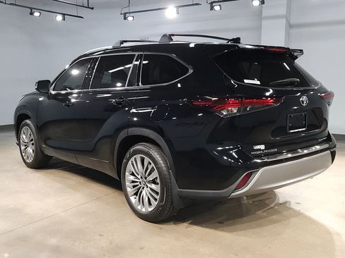 New 2026 Toyota Highlander Platinum AWD/4WD image 5