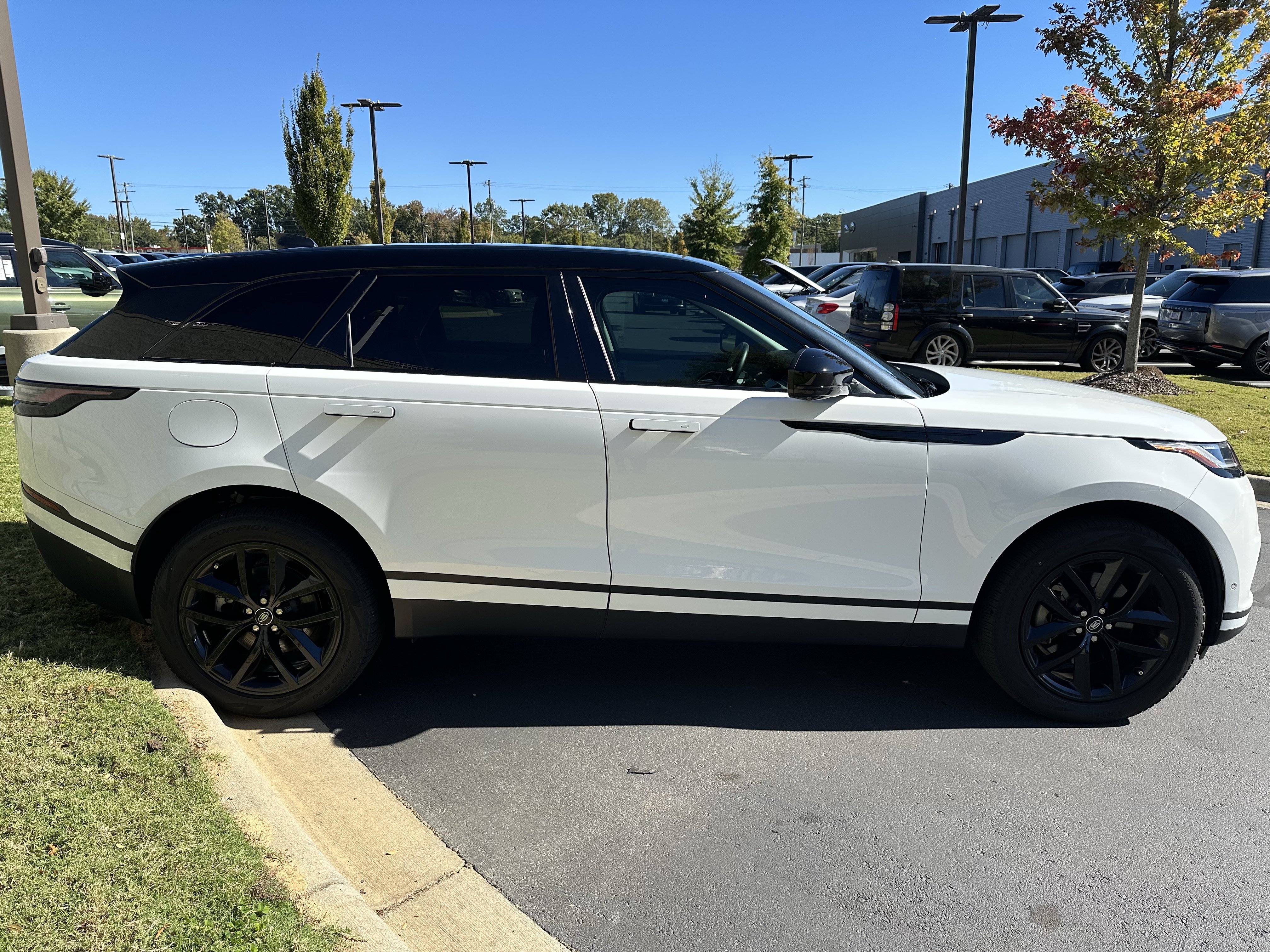 Used 2024 Land Rover Range Rover Velar S AWD/4WD image 8