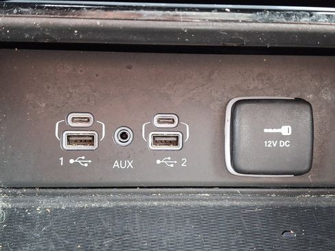 Used 2024 Jeep Grand Cherokee L Laredo image 25