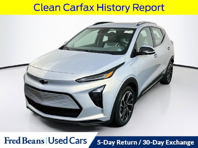 Used 2022 Chevrolet Bolt EUV Premier w/ Sun & Sound Package FWD image 4