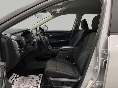 Certified 2025 Nissan Rogue SV AWD/4WD image 29