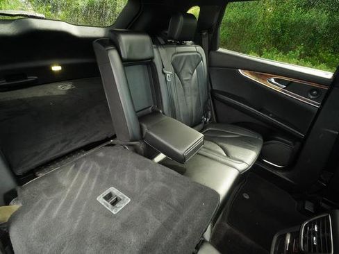 Used 2016 Lincoln MKX Reserve w/ Technology Package FWD image 29