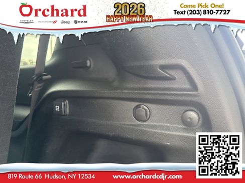 Used 2022 Jeep Grand Cherokee L Laredo image 15