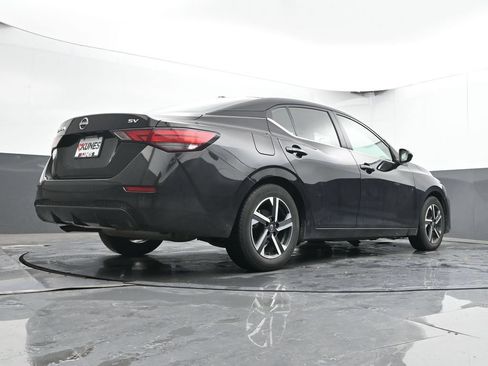 Used 2024 Nissan Sentra SV FWD image 30