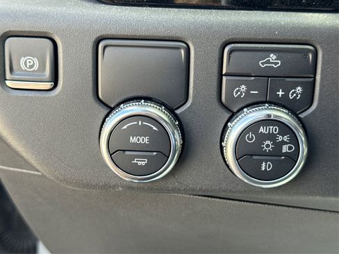 Used 2024 GMC Sierra 1500 Elevation image 23