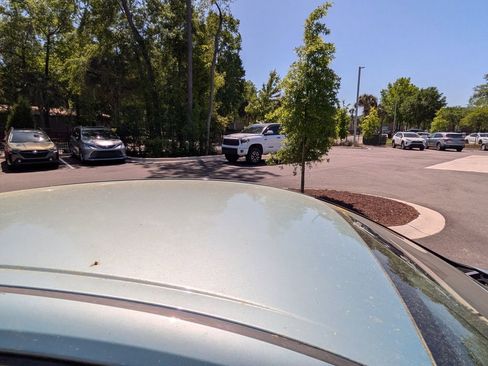 Used 2021 Toyota Prius LE image 11