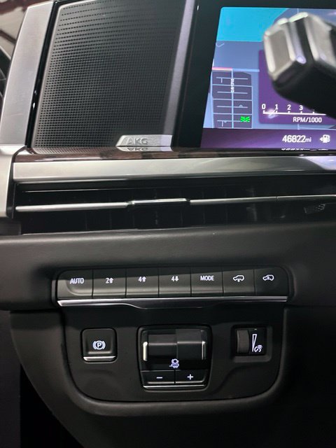 Used 2025 Cadillac Escalade Sport Platinum AWD/4WD image 29