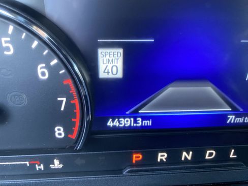 Used 2022 Ford Explorer XLT w/ Equipment Group 202A AWD/4WD image 25