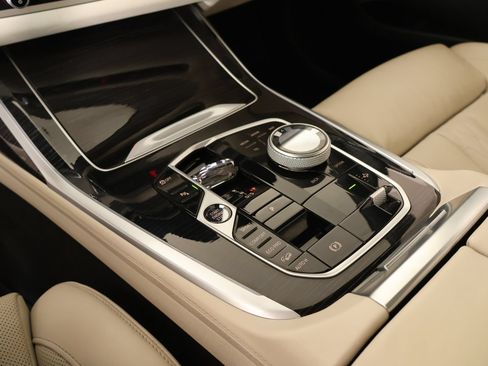 Used 2024 BMW X7 M60i w/ Executive Package AWD/4WD image 9