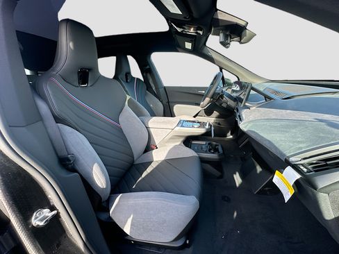 New 2026 BMW iX xDrive60 w/ M Sport Package image 23