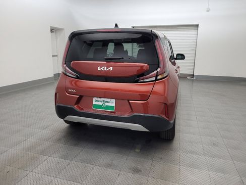 Used 2023 Kia Soul LX image 7
