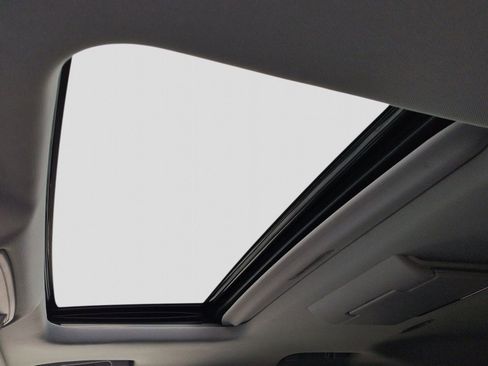 Used 2020 Cadillac Escalade Luxury image 24