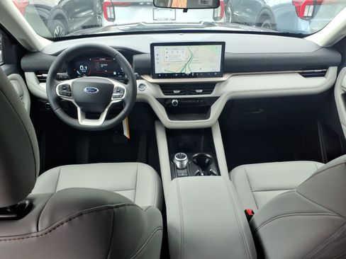 Used 2026 Ford Explorer Active w/ Active Comfort Package image 8