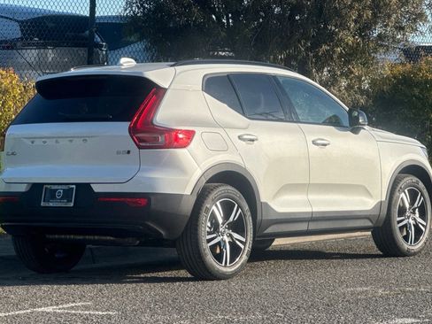 New 2026 Volvo XC40 B5 Core AWD/4WD image 2
