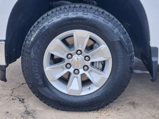 Used 2024 Chevrolet Silverado 1500 LT w/ Convenience Package II RWD image 10