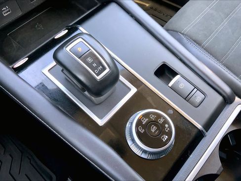 Used 2024 Mitsubishi Outlander SE image 35