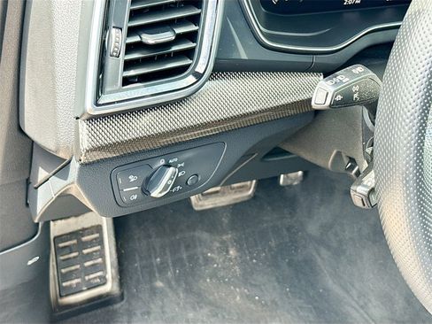 Used 2023 Audi SQ5 Premium Plus image 11