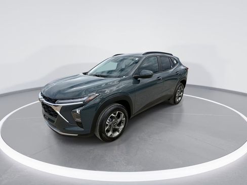 New 2026 Chevrolet Trax LT image 4