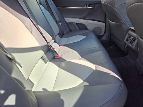 Used 2020 Toyota Camry XLE FWD image 28