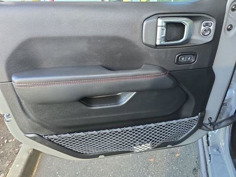 Used 2023 Jeep Gladiator Rubicon w/ Cold Weather Group image 25