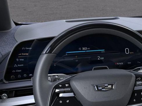 New 2025 Cadillac Optiq Luxury 2 image 18