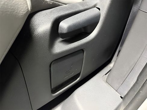 Used 2023 Toyota Sienna XLE image 22