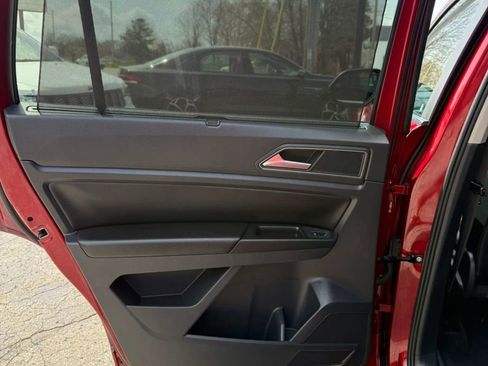 Used 2018 Volkswagen Atlas SE FWD image 12