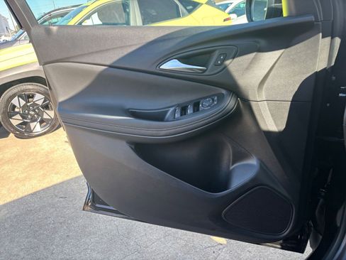 Used 2025 Buick Encore GX Preferred image 20