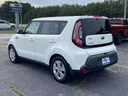 Used 2016 Kia Soul FWD image 5