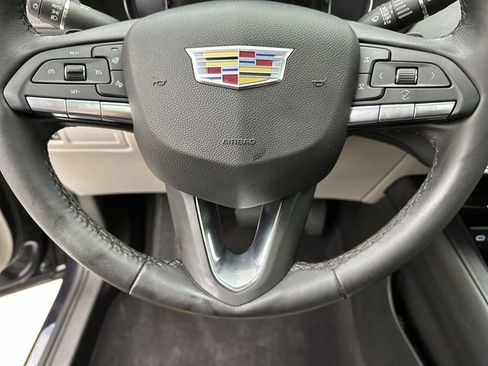 Used 2023 Cadillac XT4 Luxury w/ Cold Weather Package image 16